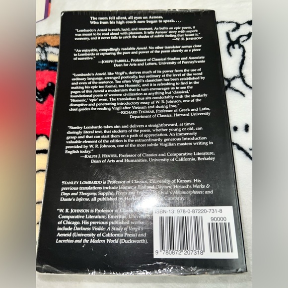 Virgils Aeneid Paperback Book. English Translation. ISBN 978-0-87220-731-8. - Picture 4 of 5